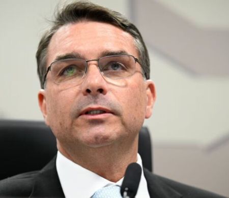 PL sai em defesa de Flávio Bolsonaro e pede ‘CPI do Banco Master já’