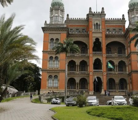 Perfis com desinformação sobre a Fiocruz são derrubados pela Justiça&nbsp;