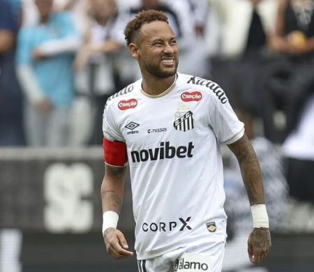 Edema na coxa de Neymar deixa CBF em alerta a menos de 1 mês da Copa&nbsp;