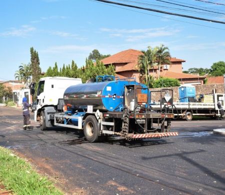 Prefeitura liberou R$ 5,2 milhões para asfalto e maquinário agrícola