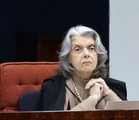Cármem Lúcia vota para derrubar mudanças na Lei da Ficha Limpa