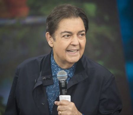 Faustão é internado para retirar uma sonda gástrica, diz assessoria