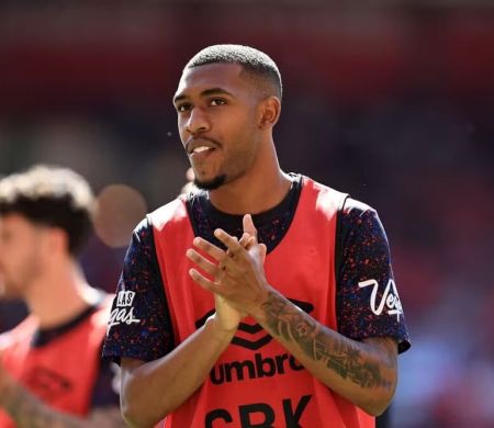 Com gigantes de olho, Bournemouth se protege contra venda de Rayan&nbsp;