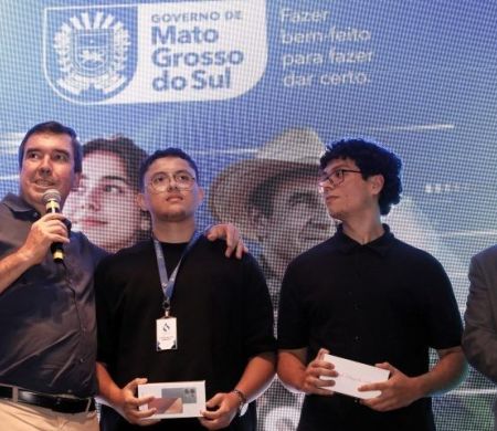 Governo de MS vai oferecer inteligência artificial nas escolas e criar CEP Rural