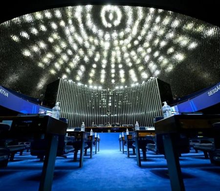Senado terá 54 parlamentares favoráveis a impeachment de ministros