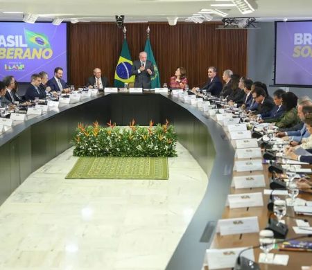País aposta em novas parcerias para minimizar efeitos no comércio