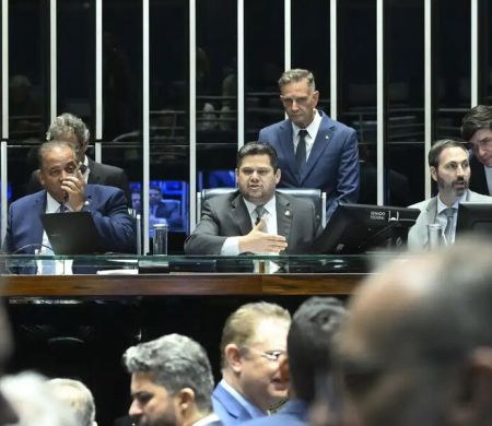 Senado anula norma sobre aborto legal em crianças vítimas de estupro