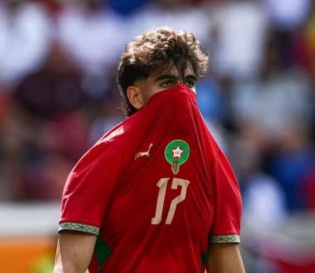 Craque marroquino sofre lesão no joelho e desfalca equipe contra o Brasil