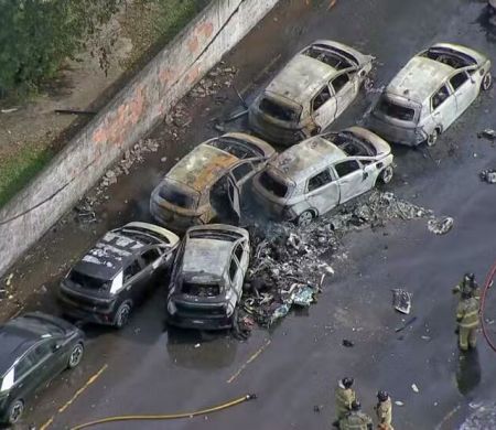 Choque entre dois helicópteros no Rio mata 6 pessoas e incendeia carros