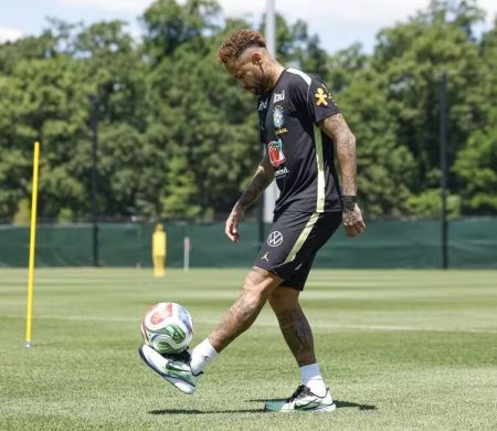 Seleção conta com Neymar em treino de campo pela 1ª vez nos EUA