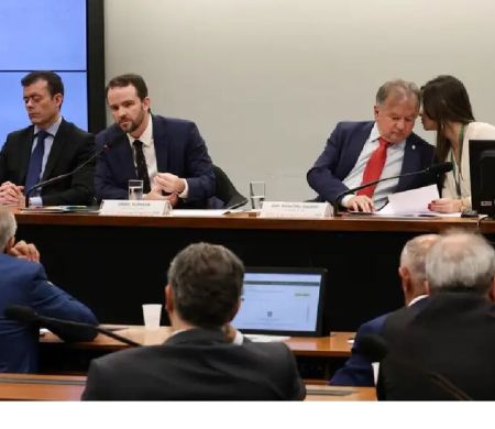 Durigan critica PEC que dá autonomia ao BC por criar “novo Poder