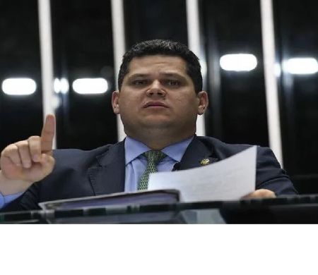 Alcolumbre cancela sessão do Congresso por falta de acordo