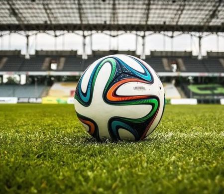 Espanha e Uruguai entram em campo em rodada decisiva da Copa