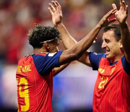 Espanha se redime da estreia e goleia a Arábia Saudita pelo grupo H