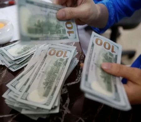 Dólar vai a R$ 5,20 com mercados em busca de ativos mais seguros
