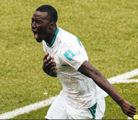 Senegal atropela o Iraque e entra na briga por vaga dos melhores terceiros