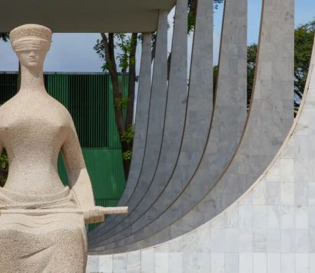Moraes abre prazo para PF ouvir Flávio Bolsonaro por críticas a Lula
