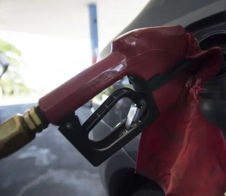 Governo começa a retirar gradualmente os subsídios dos combustíveis