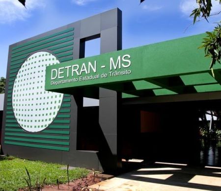 Detran recomenda antecipar guia de licenciamento para placas finais 7 e 8