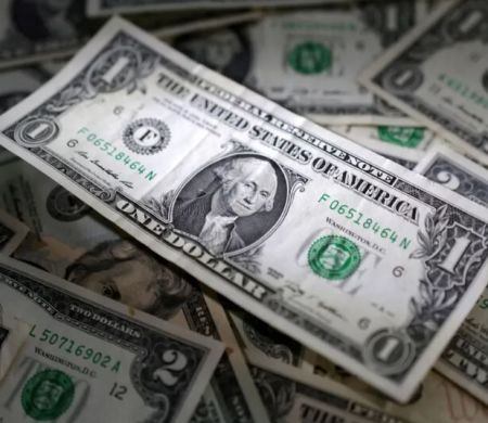 Dólar abre em queda e à espera de relatório de emprego dos EUA