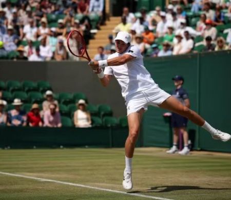 Brasileiro João Fonseca perde para russo e deixa Wimbledon