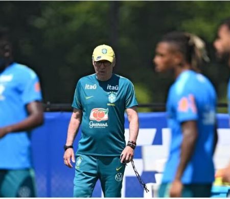Ancelotti faz testes, mas mantém segredo sobre escalação do time&nbsp; &nbsp;