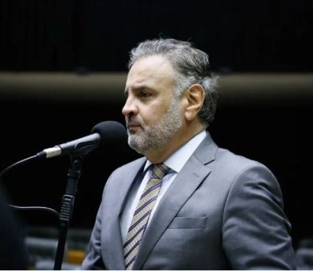 Com desistência de Aécio, PSDB fica sem candidato ao Planalto&nbsp;