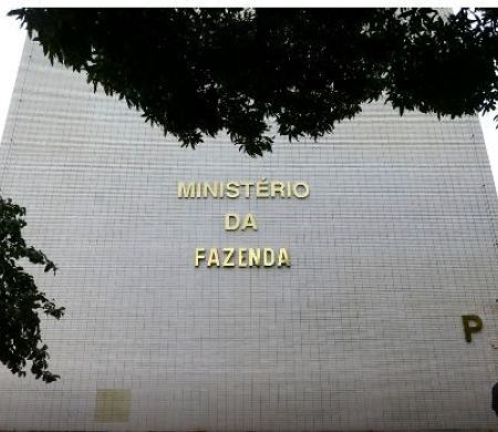 Inflação oficial projetada sobe para 5,1%, com estouro da meta