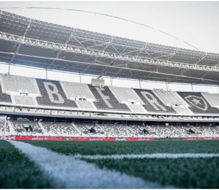 Após pausa para a Copa, Brasileirão retorna com Botafogo e Santos