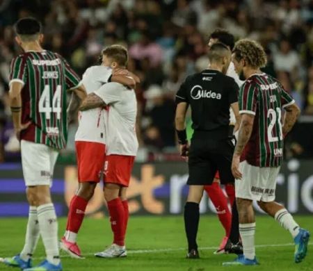 Fluminense reage nos acréscimos e empata com o Bragantino no Brasileirão