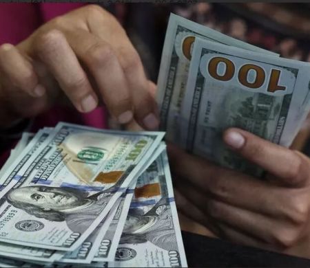 Dólar abre sem grandes oscilações com início das tarifas dos EUA