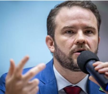 Durigan defende tratar bets da mesma forma que o cigarro