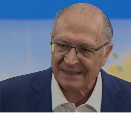 Governo manterá diálogo com os EUA, afirma Alckmin sobre tarifaço