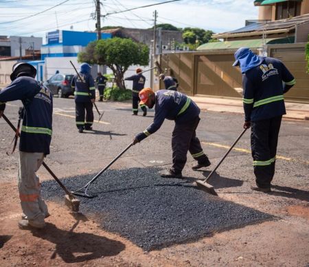 Tapa-buracos chega a 13 bairros de Campo Grande a partir de segunda-feira