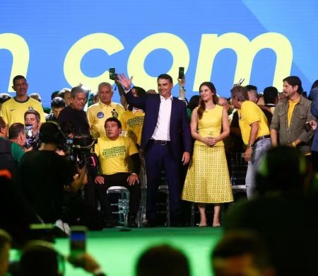 Flávio promete dar continuidade ao legado de Bolsonaro&nbsp;