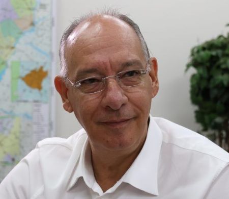 Mal-estar leva ex-prefeito Hélio Peluffo à internação em Ponta Porã