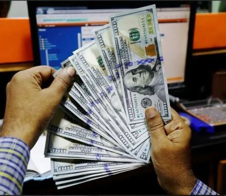 Trégua entre EUA e Irã influencia mercado e dólar registra leve alta