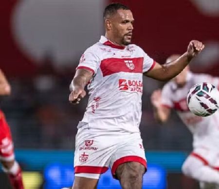 CRB bate o Vila Nova, engata terceira vitória e encosta no G-6