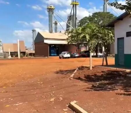 Tampa de caçamba se desprende e mata trabalhador em cooperativa de grãos