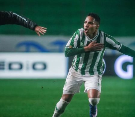 Com gol nos acréscimos, Juventude vence o Avaí e volta ao G-2