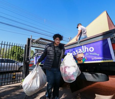 Mutirão da Campanha do Agasalho movimenta Praça do Rádio na capital