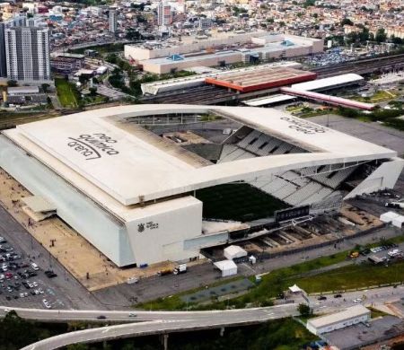 Em ascensão, Corinthians recebe o Atlhetico-PR na Neo Química&nbsp;
