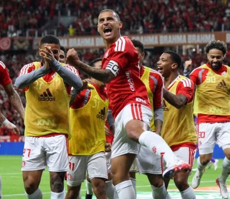 Internacional derrota o Corinthians e abre boa vantagem na Copa do Brasil