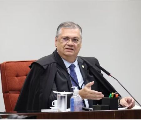 Dino manda abrir o terceiro inquérito envolvendo Lulinha