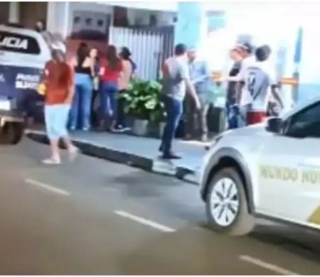 Homem é executado a tiros em bar no centro de Mundo Novo