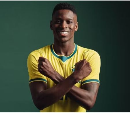 Flamengo aposta em Luiz Henrique e mantém Almada no radar