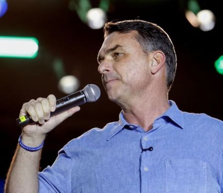Campanha de Flávio terá como eixos a segurança e aumento do custo de vida
