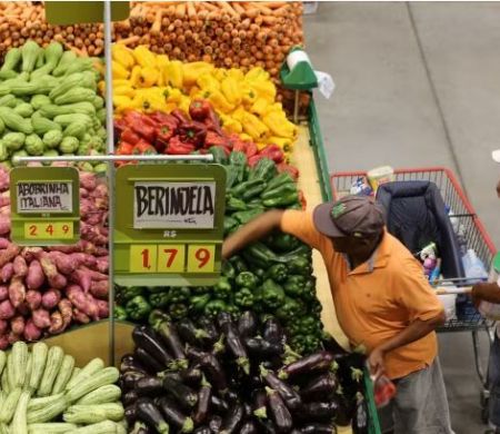 IPCA desacelera para 0,07% em julho, com alimentos mais baratos