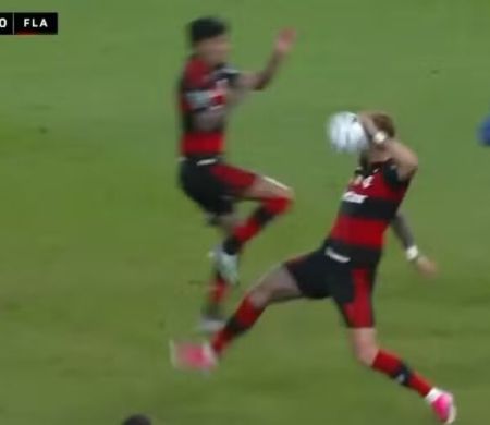 Com pênalti não marcado, Flamengo escapa de derrota diante do Cruzeiro