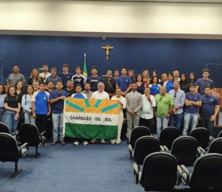 Alunos de Chapadão do Sul conhecem Judiciário durante visita a Brasília